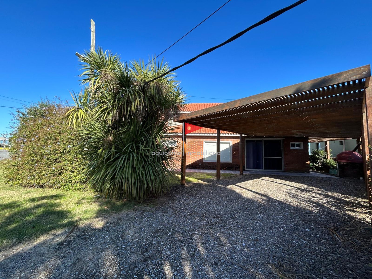 Casa ID.57 - Casa en venta 3 dormitorios 3 baños en Punta Colorada