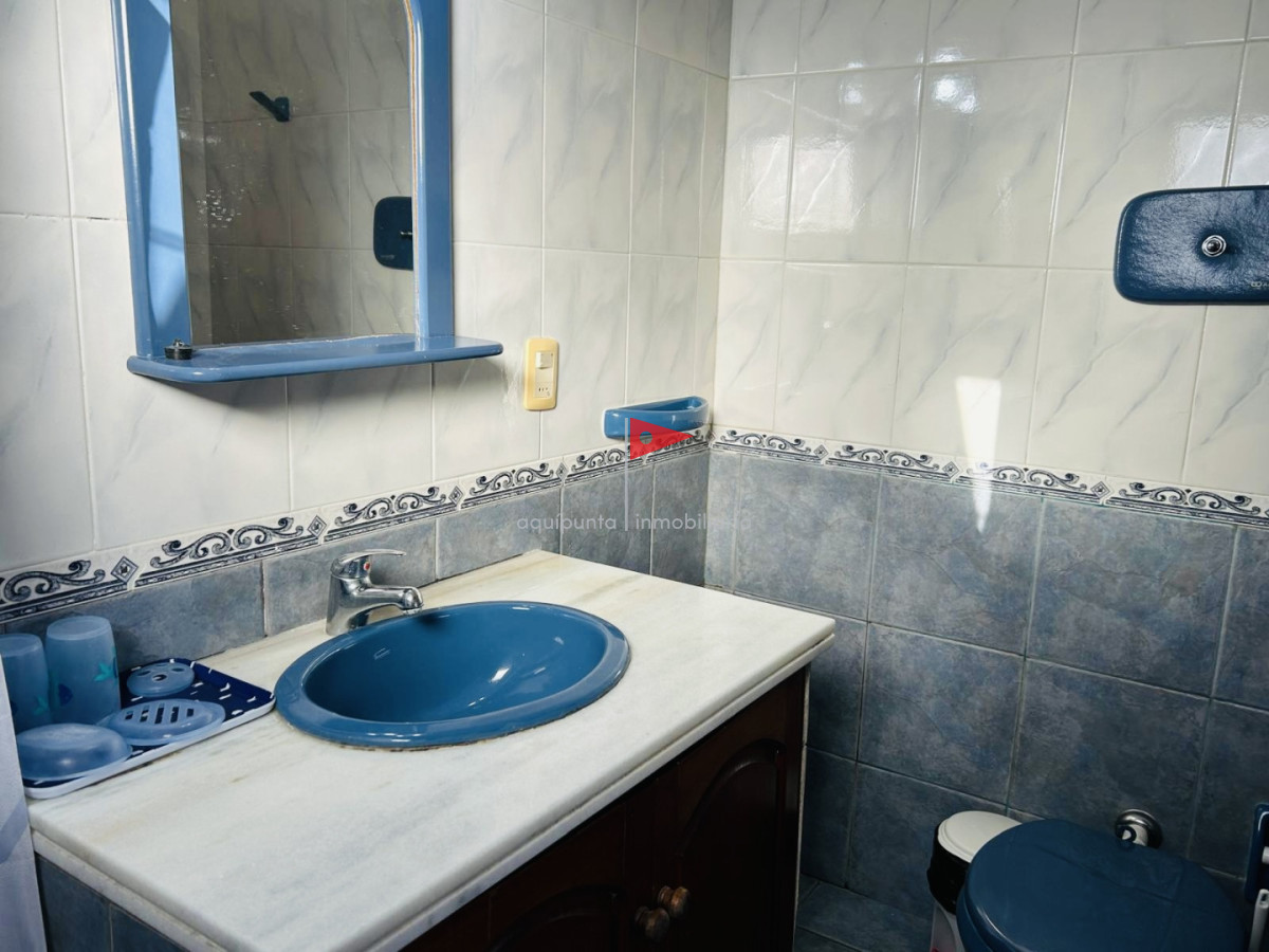 Casa ID.384 - Casa en alquiler temporada dos dormitorios 1 baño frente al mar Punta Colorada 