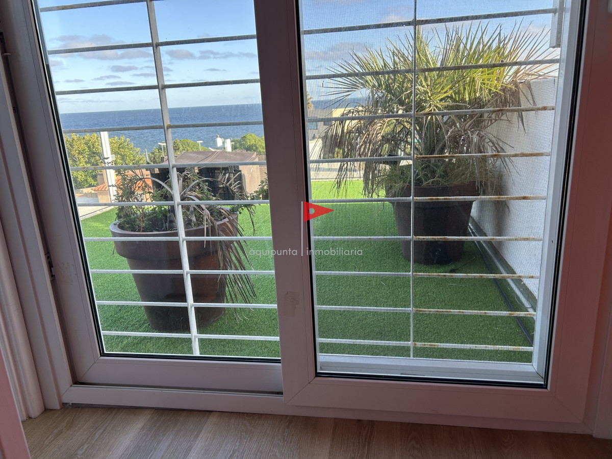 Casa ID.39 - Venta casa Punta Colorada 3 dormitorios piscina vista al mar