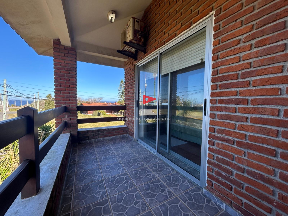 Casa ID.57 - Casa en venta 3 dormitorios 3 baños en Punta Colorada