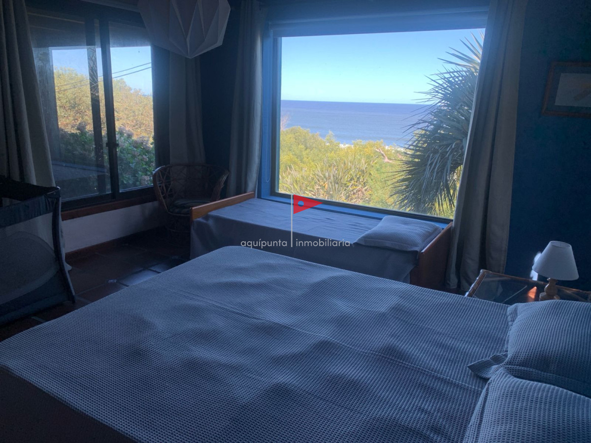 Casa ID.40 - Casa en alquiler en Punta Colorada 3 dormitorios vista al mar