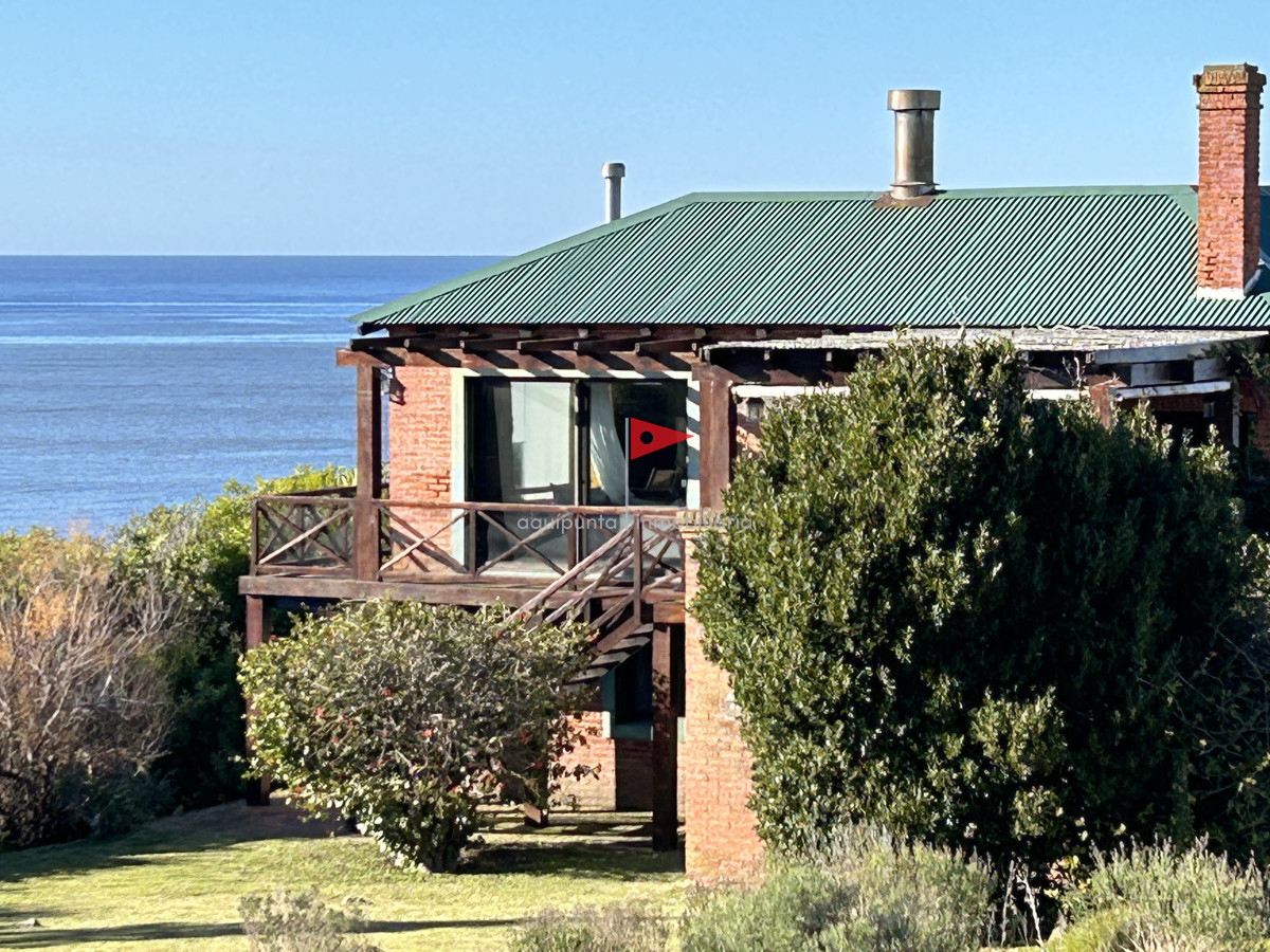 Casa ID.40 - Casa en alquiler en Punta Colorada 3 dormitorios vista al mar