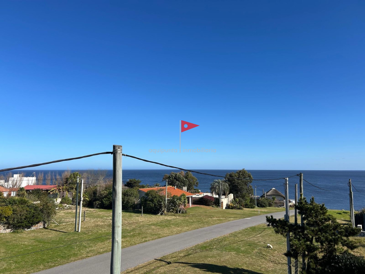 Casa ID.57 - Casa en venta 3 dormitorios 3 baños en Punta Colorada