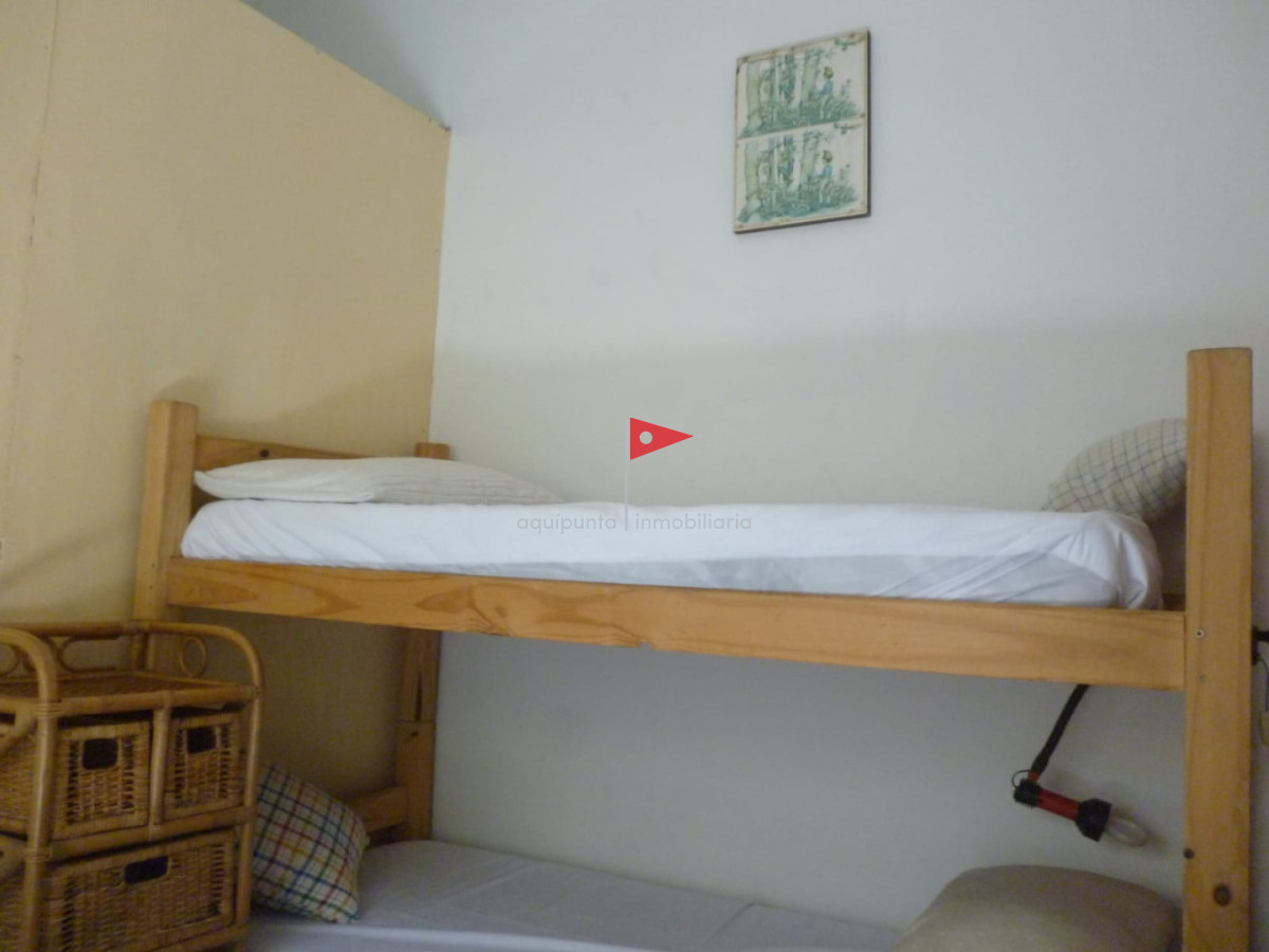 Casa ID.75 - Casa en alquiler temporal en Punta Colorada 3 dormitorios 2 baños muy cómoda y con sombra natural 