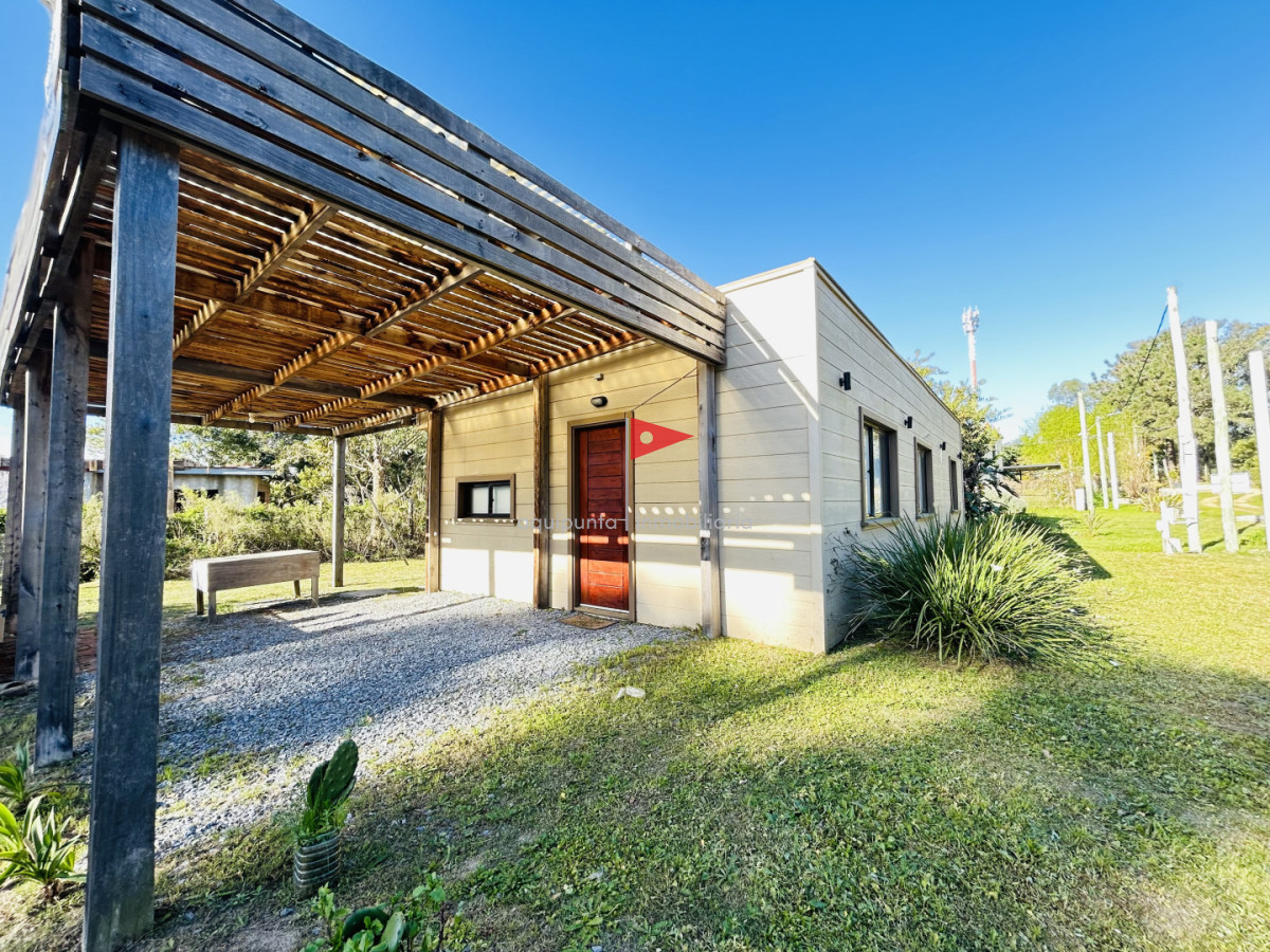 Casa ID.381 - Casa en venta 2 dormitorios en Punta Colorada