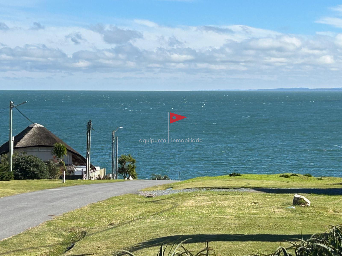 Casa ID.57 - Casa en venta 3 dormitorios 3 baños en Punta Colorada