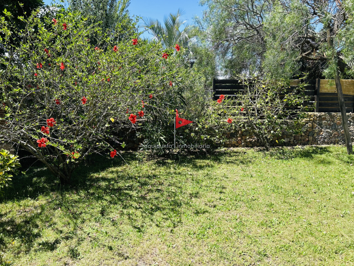 Casa ID.102 - Alquiler temporal casa 3 dormitorios Punta colorada vista playa mansa