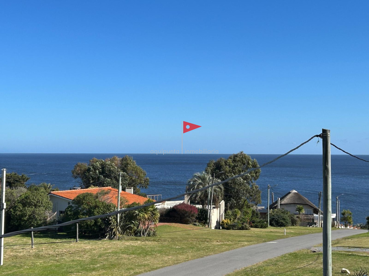 Casa ID.57 - Casa en venta 3 dormitorios 3 baños en Punta Colorada