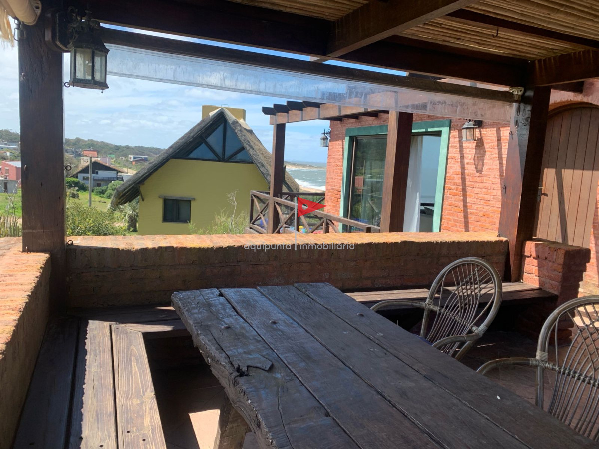 Casa ID.40 - Casa en alquiler en Punta Colorada 3 dormitorios vista al mar