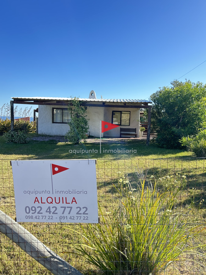 Casa ID.97 - Alquiler temporal Punta Colorada 2 dorm 2 bañ a pasos mar 