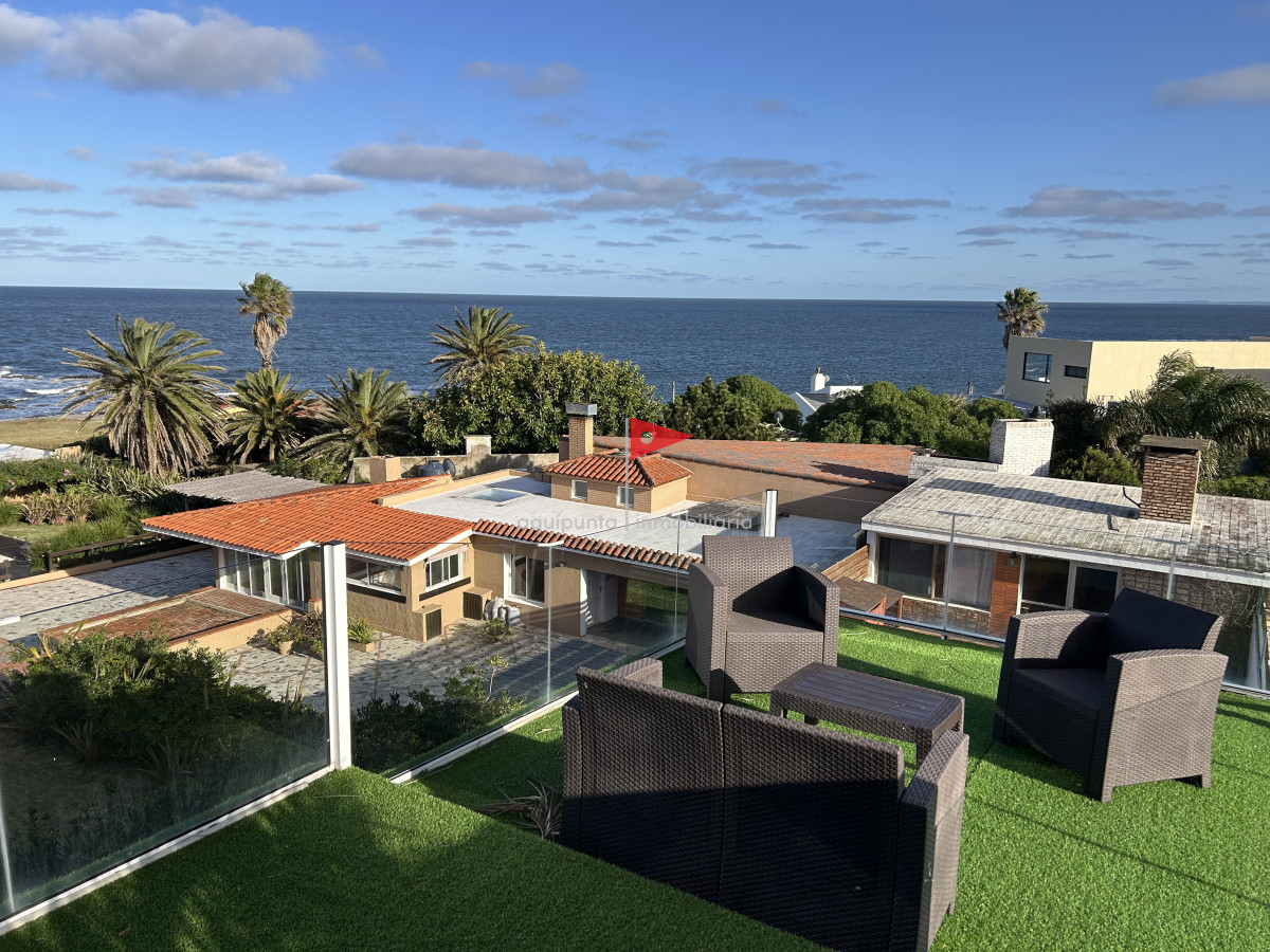 Casa ID.39 - Venta casa Punta Colorada 3 dormitorios piscina vista al mar