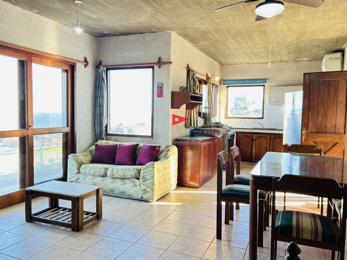 Casa ID.384 - Casa en alquiler temporada dos dormitorios 1 baño frente al mar Punta Colorada 