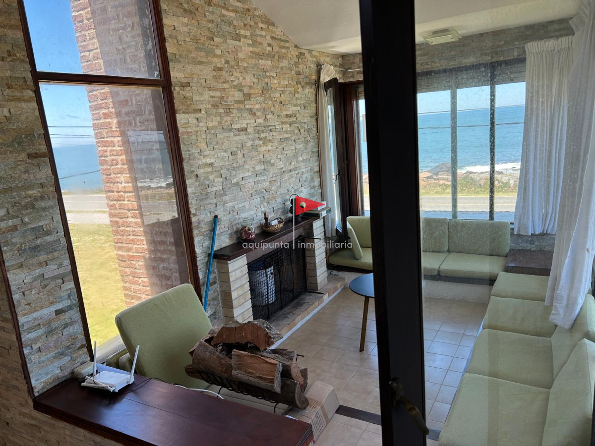 Casa ID.96 - Venta hermosa casa Punta Colorada frente al mar 3 dormitorios 2 baños