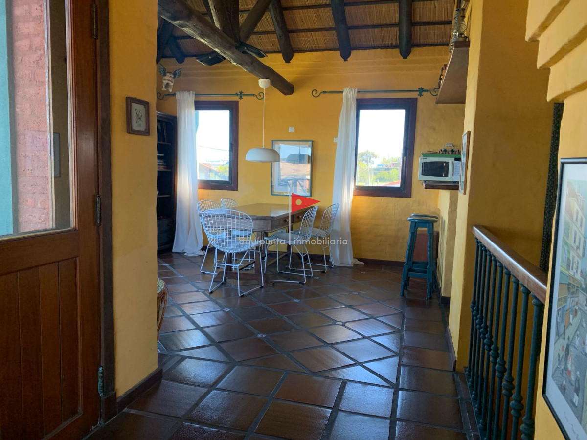Casa ID.40 - Casa en alquiler en Punta Colorada 3 dormitorios vista al mar