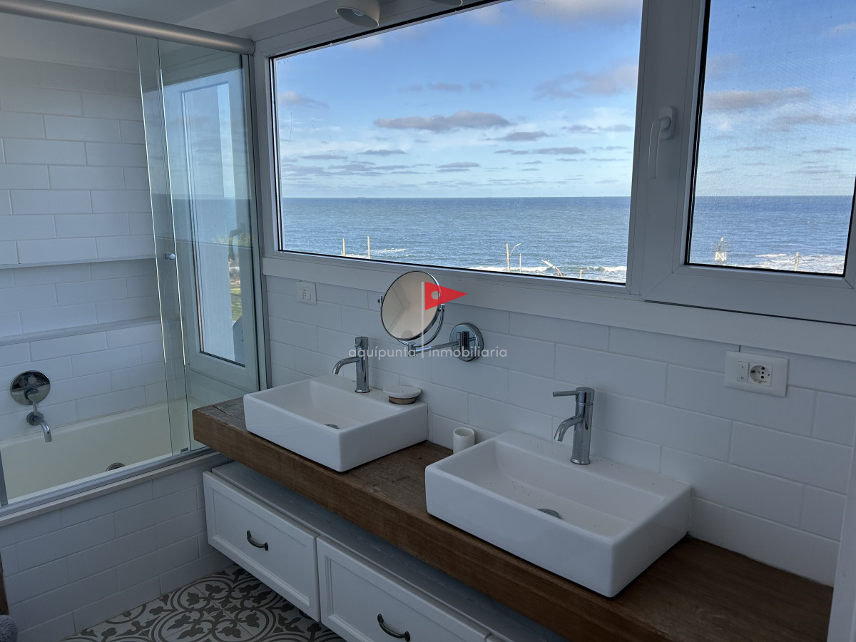 Casa ID.39 - Venta casa Punta Colorada 3 dormitorios piscina vista al mar