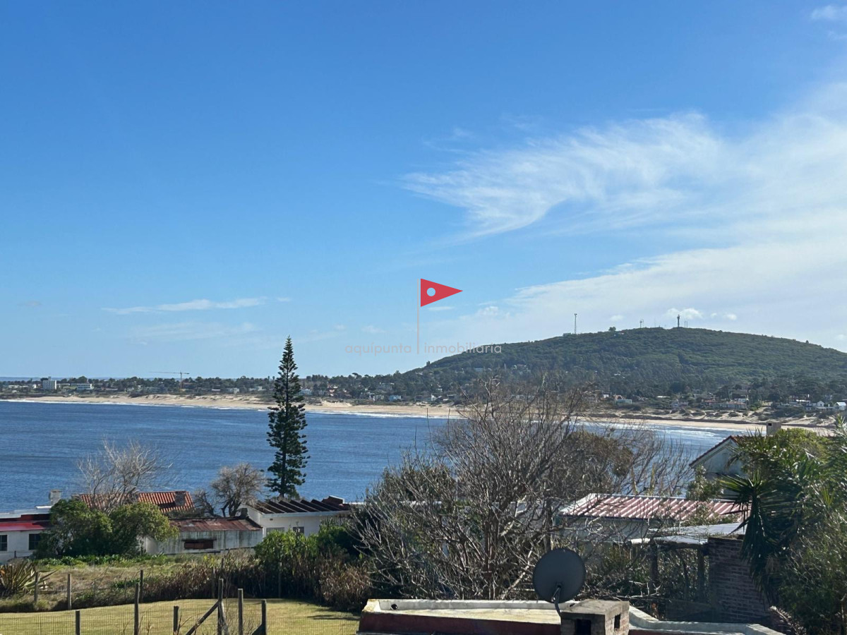 Casa ID.57 - Casa en venta 3 dormitorios 3 baños en Punta Colorada