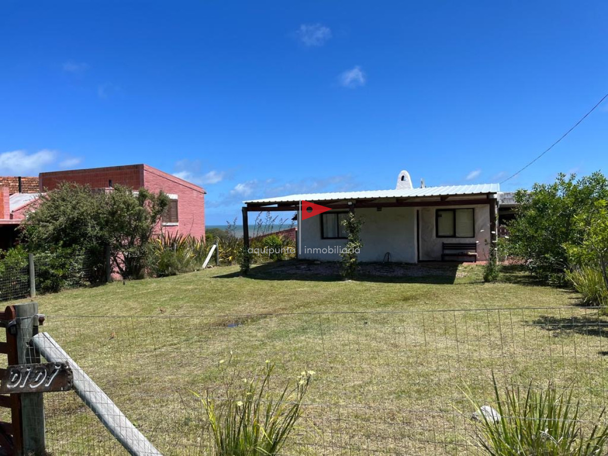 Casa ID.97 - Alquiler temporal Punta Colorada 2 dorm 2 bañ a pasos mar 