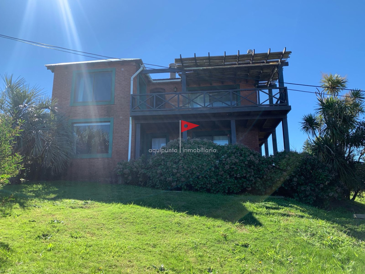 Casa ID.40 - Casa en alquiler en Punta Colorada 3 dormitorios vista al mar