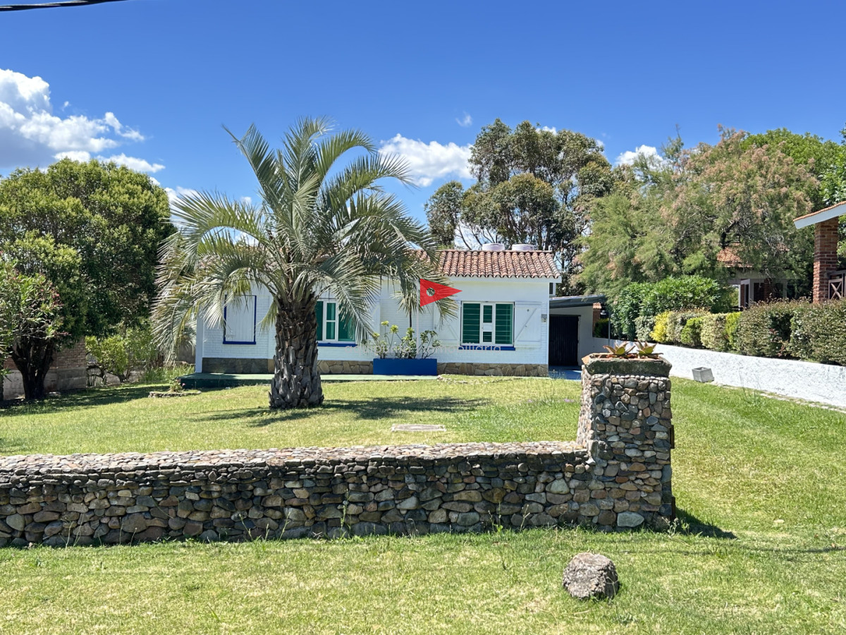 Casa ID.102 - Alquiler temporal casa 3 dormitorios Punta colorada vista playa mansa