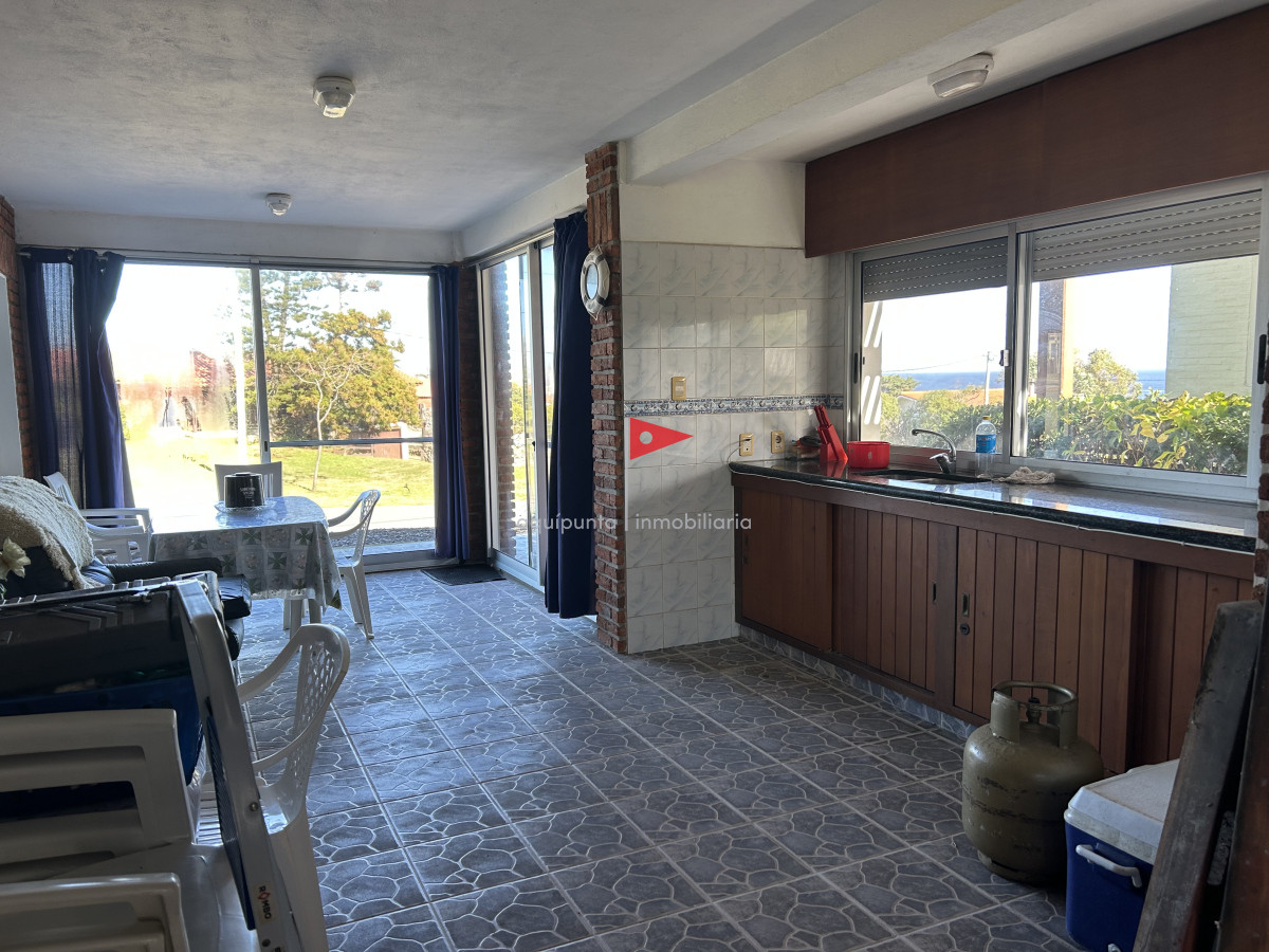 Casa ID.57 - Casa en venta 3 dormitorios 3 baños en Punta Colorada