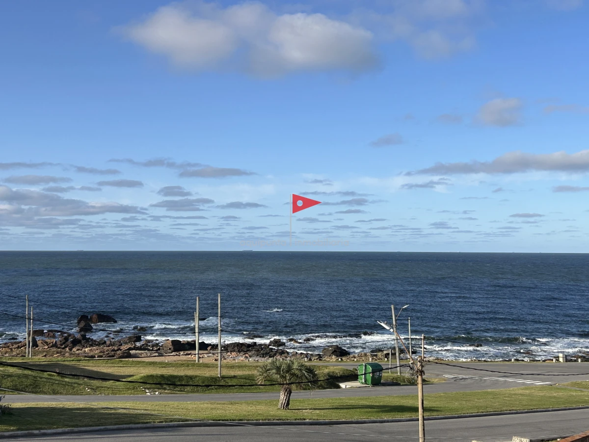 Casa ID.39 - Venta casa Punta Colorada 3 dormitorios piscina vista al mar