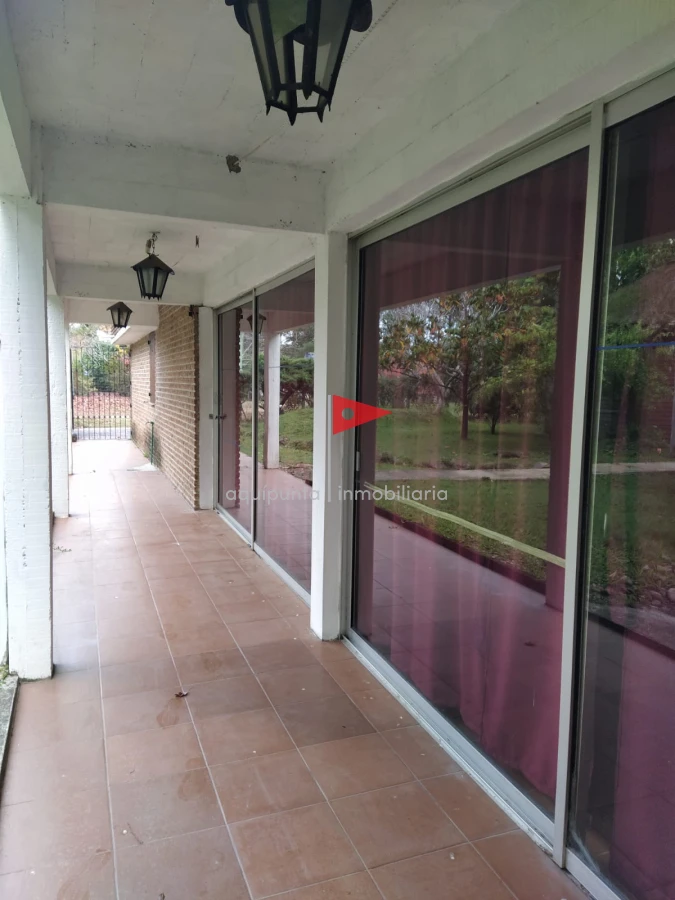 Casa ID.99 - Venta casa Piriapolis 5 dormitorios 3 baños barrio Country