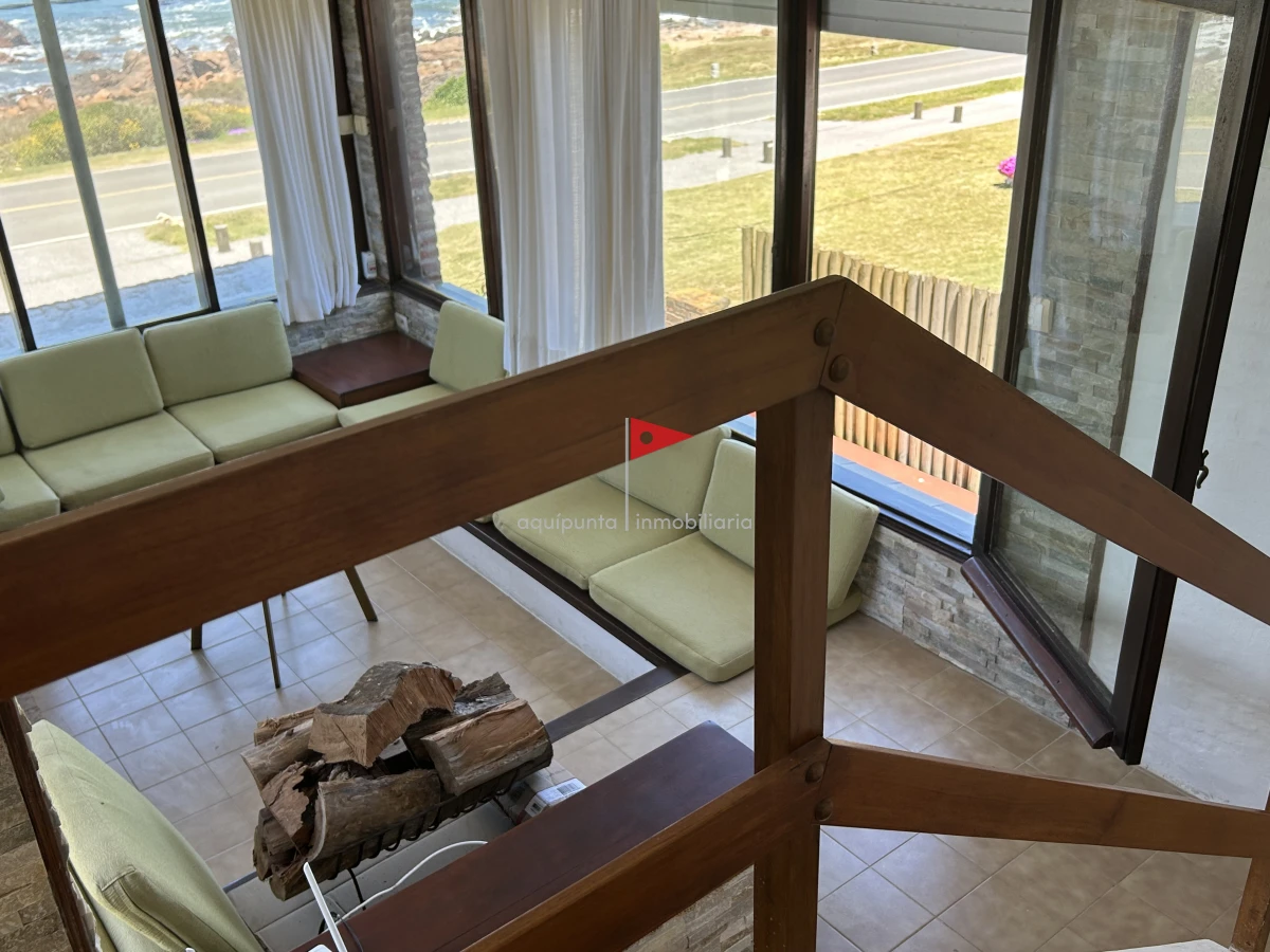 Casa ID.96 - Venta hermosa casa Punta Colorada frente al mar 3 dormitorios 2 baños