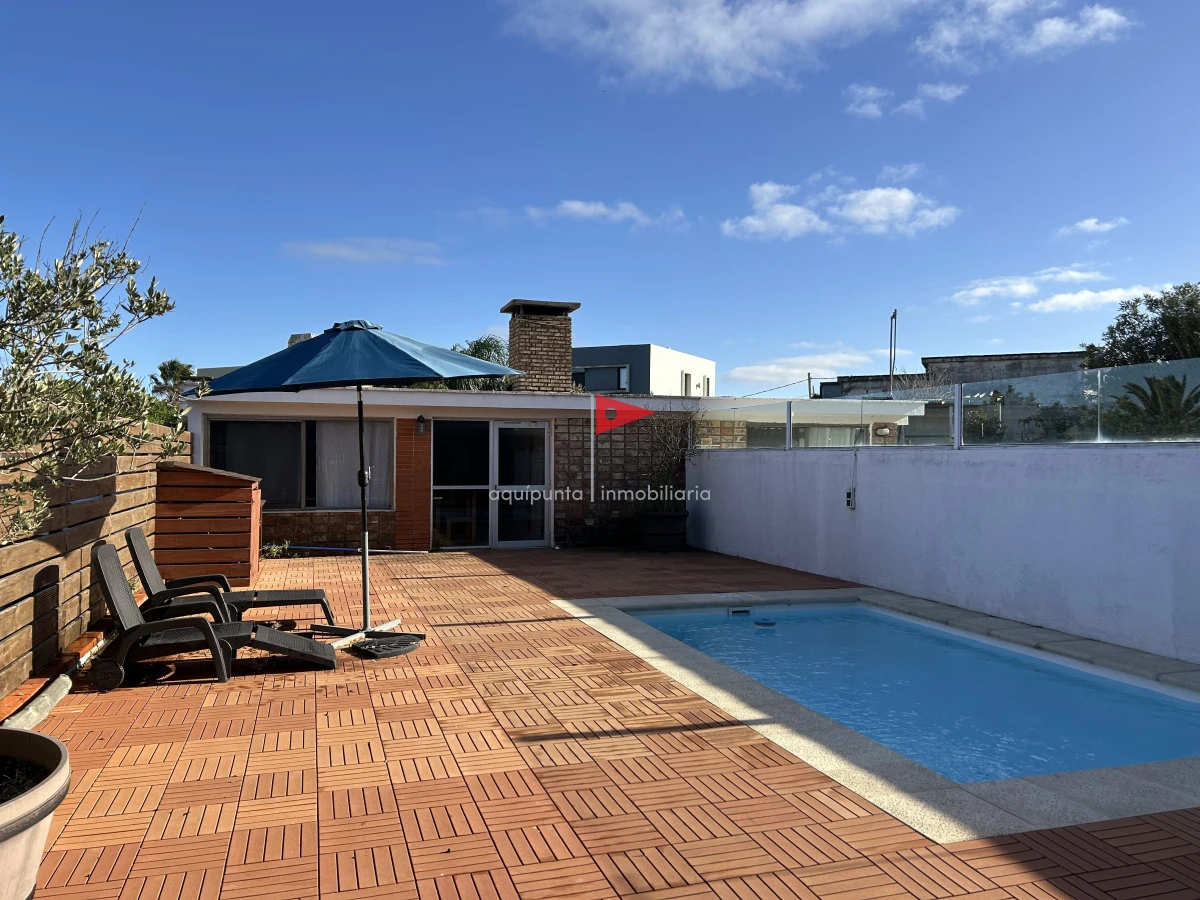 Casa ID.39 - Venta casa Punta Colorada 3 dormitorios piscina vista al mar