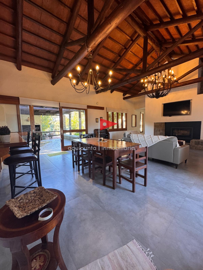 Casa ID.98 - Alquilo casa temporal 12 personas Punta Colorada 4 dorm 3 bañ piscina