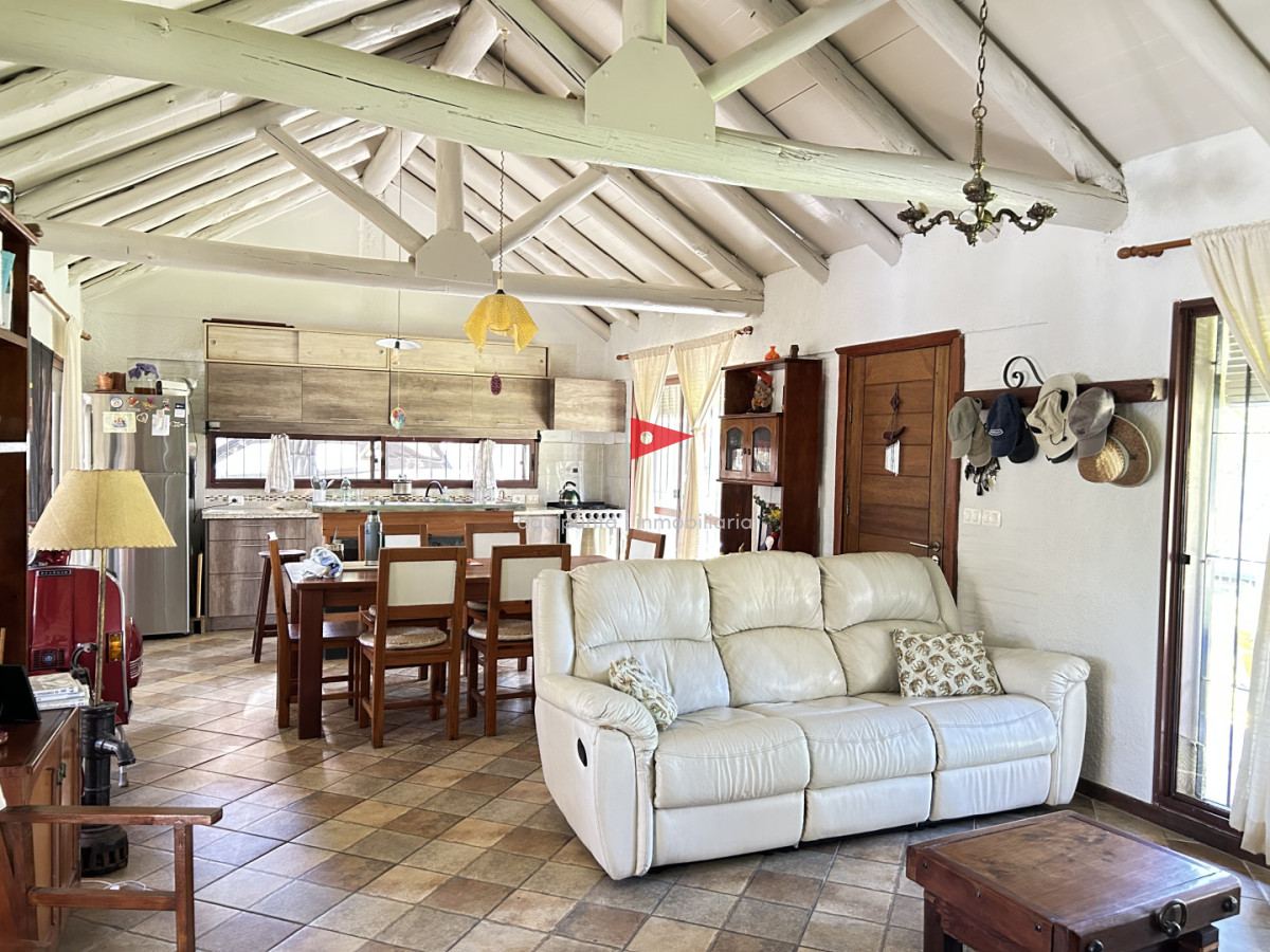 Casa ID.277 - Venta casa en Punta Colorada terreno independiente 
