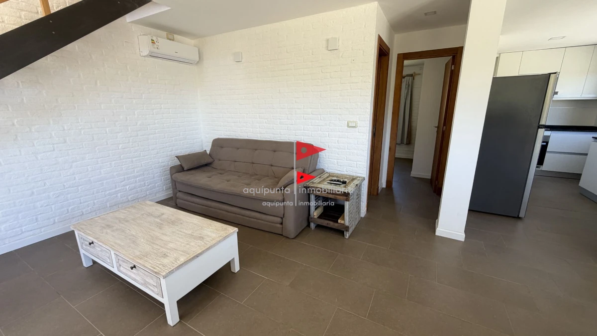 Casa ID.150 - Amplia Casa con 4 Dormitorios y Vista al Mar - Punta Colorada