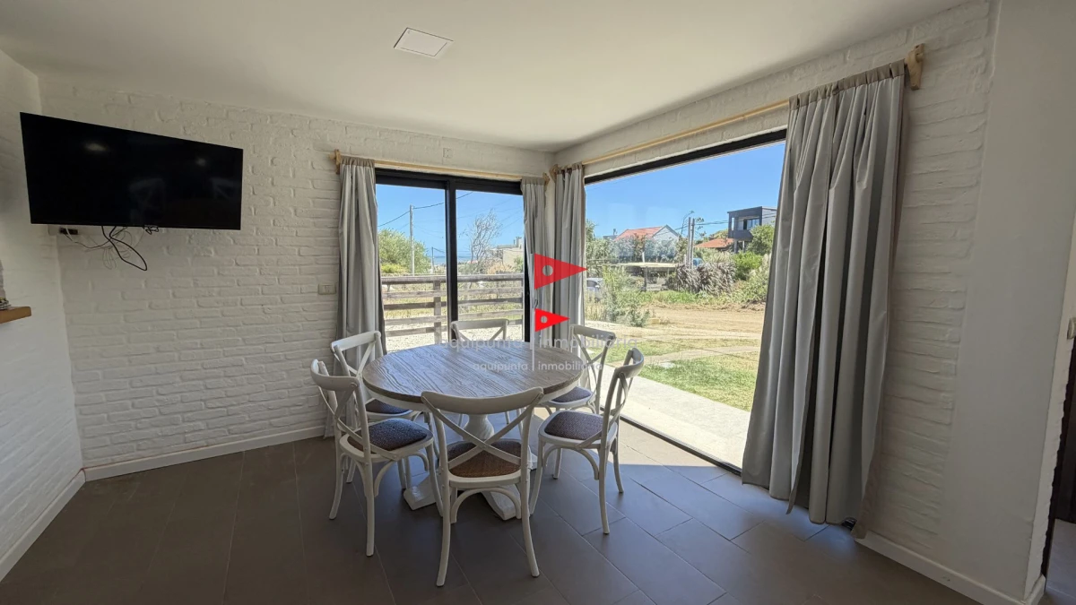 Casa ID.150 - Amplia Casa con 4 Dormitorios y Vista al Mar - Punta Colorada