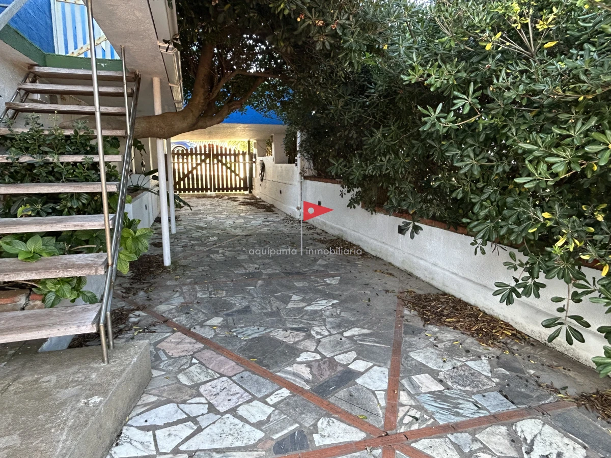 Casa ID.39 - Venta casa Punta Colorada 3 dormitorios piscina vista al mar