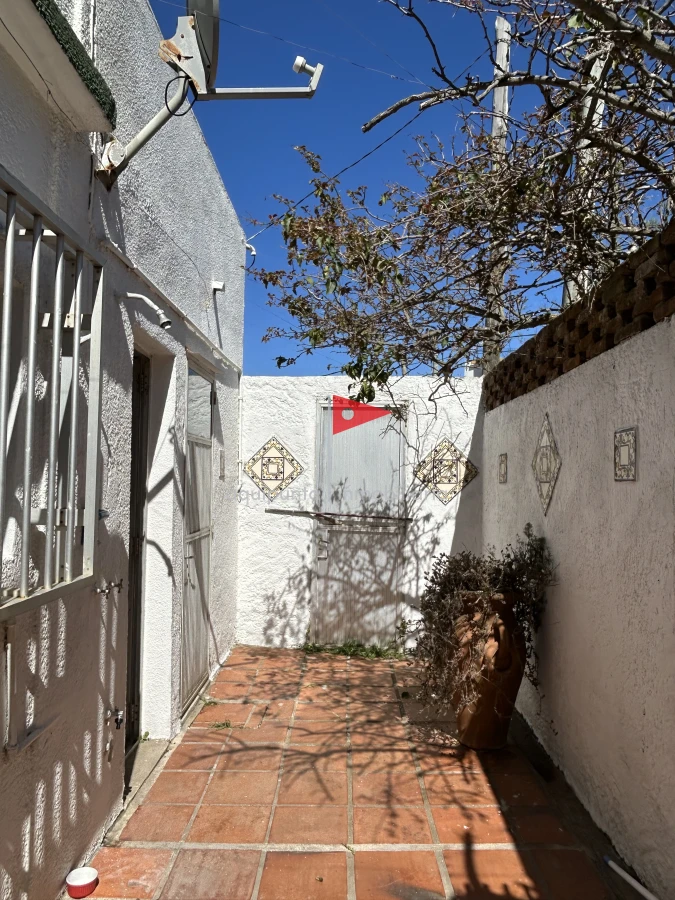 Casa ID.73 - Casa de 2 pisos 3 dorm 2 b frente al mar en venta P Colorada