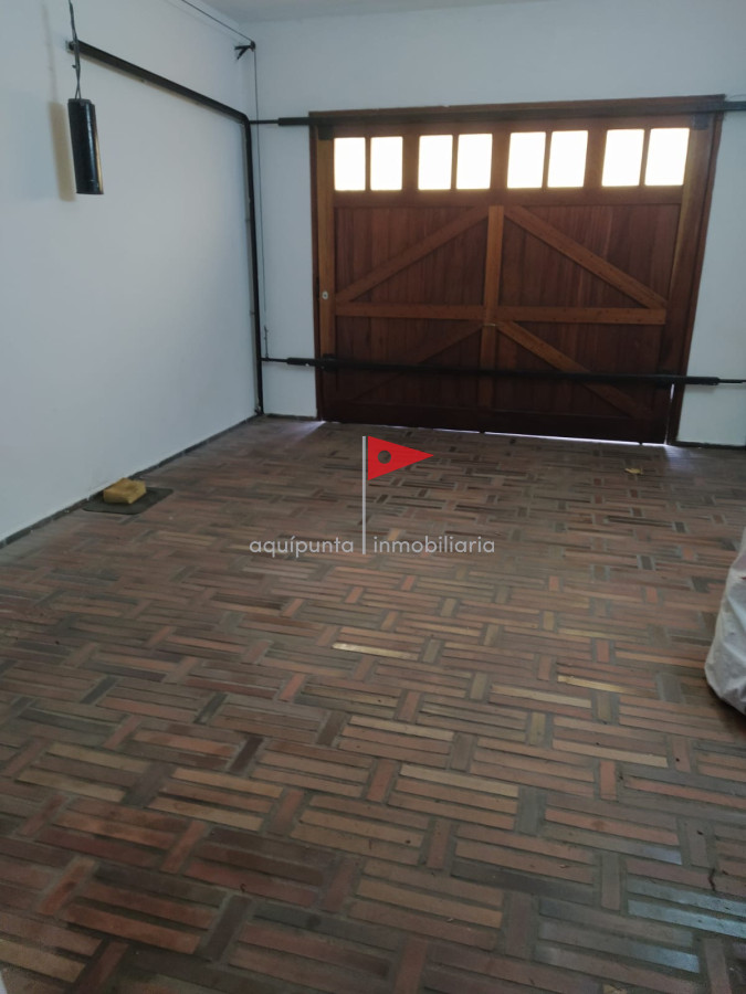 Casa ID.99 - Venta casa Piriapolis 5 dormitorios 3 baños barrio Country