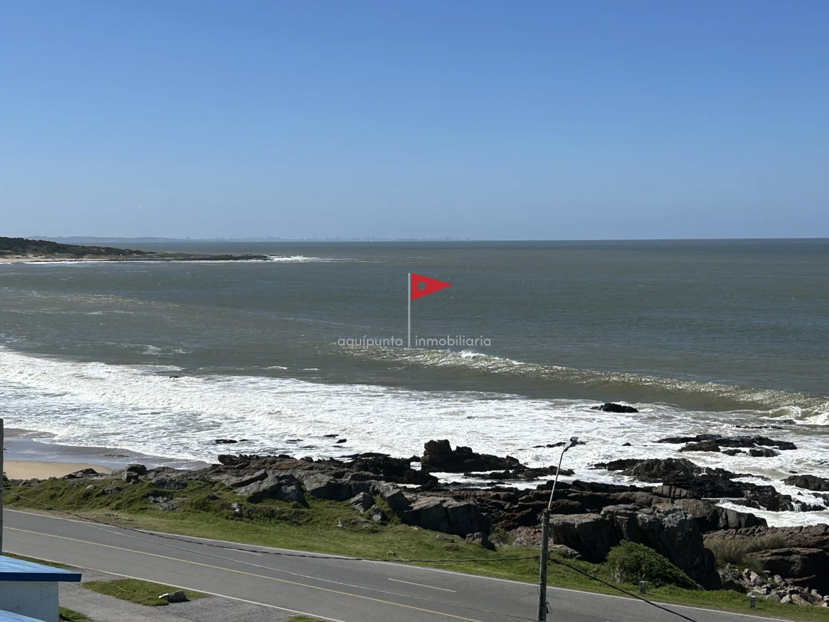 Casa ID.73 - Casa de 2 pisos 3 dorm 2 b frente al mar en venta P Colorada