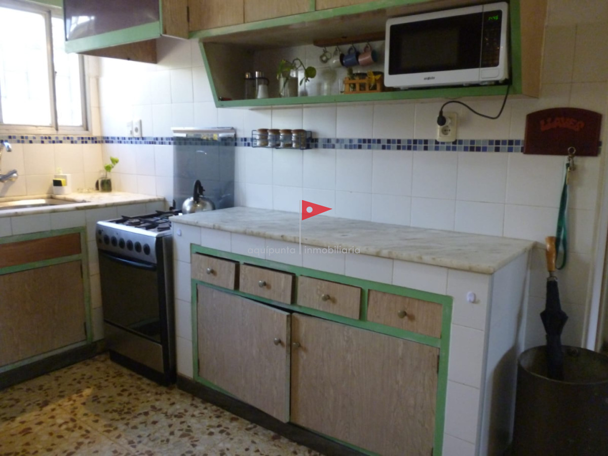 Casa ID.75 - Casa en alquiler temporal en Punta Colorada 3 dormitorios 2 baños muy cómoda y con sombra natural 