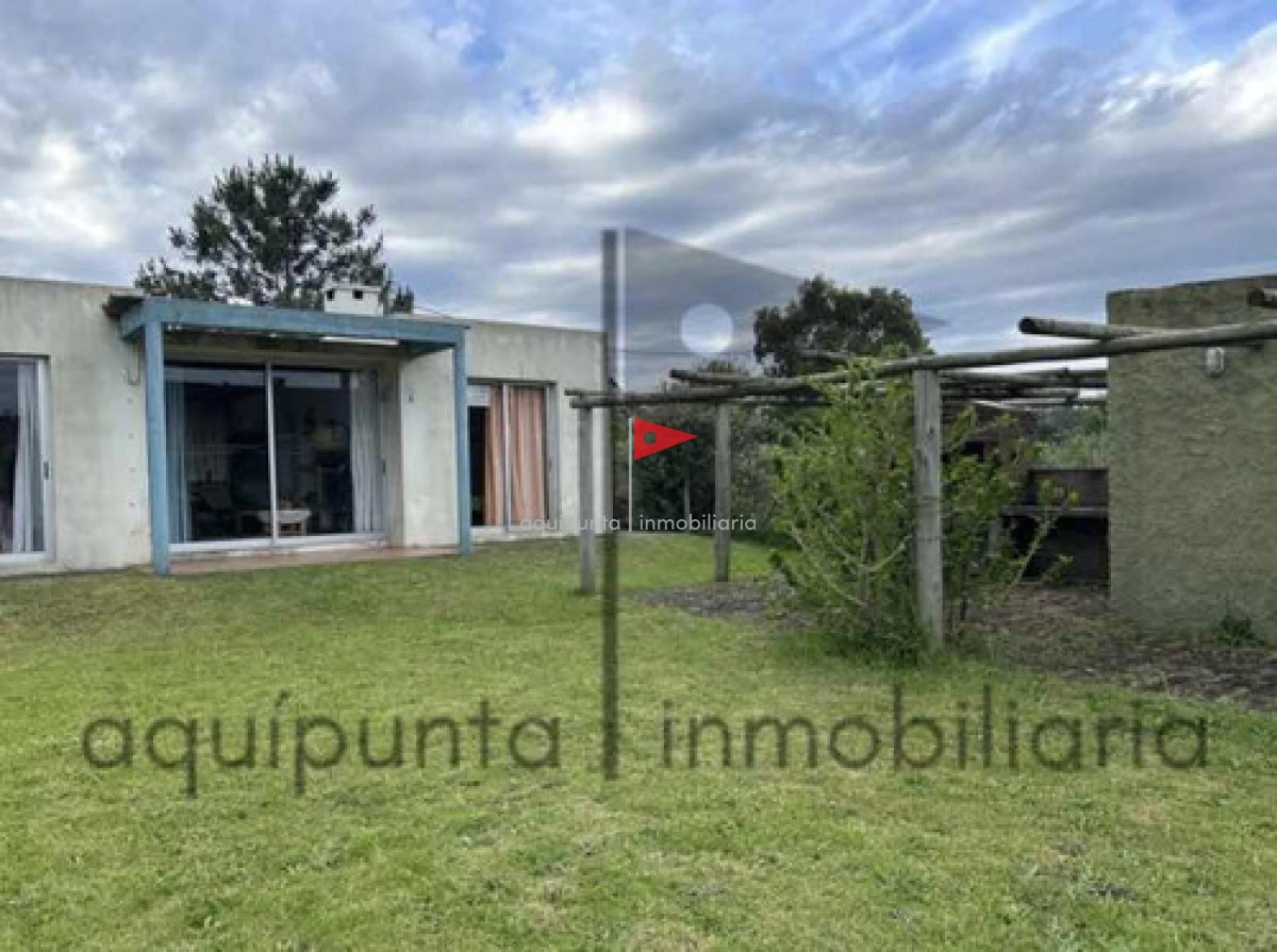 Casa ID.18 - Venta casa Punta Negra Piriapolis 3 dormitorios 2 baños