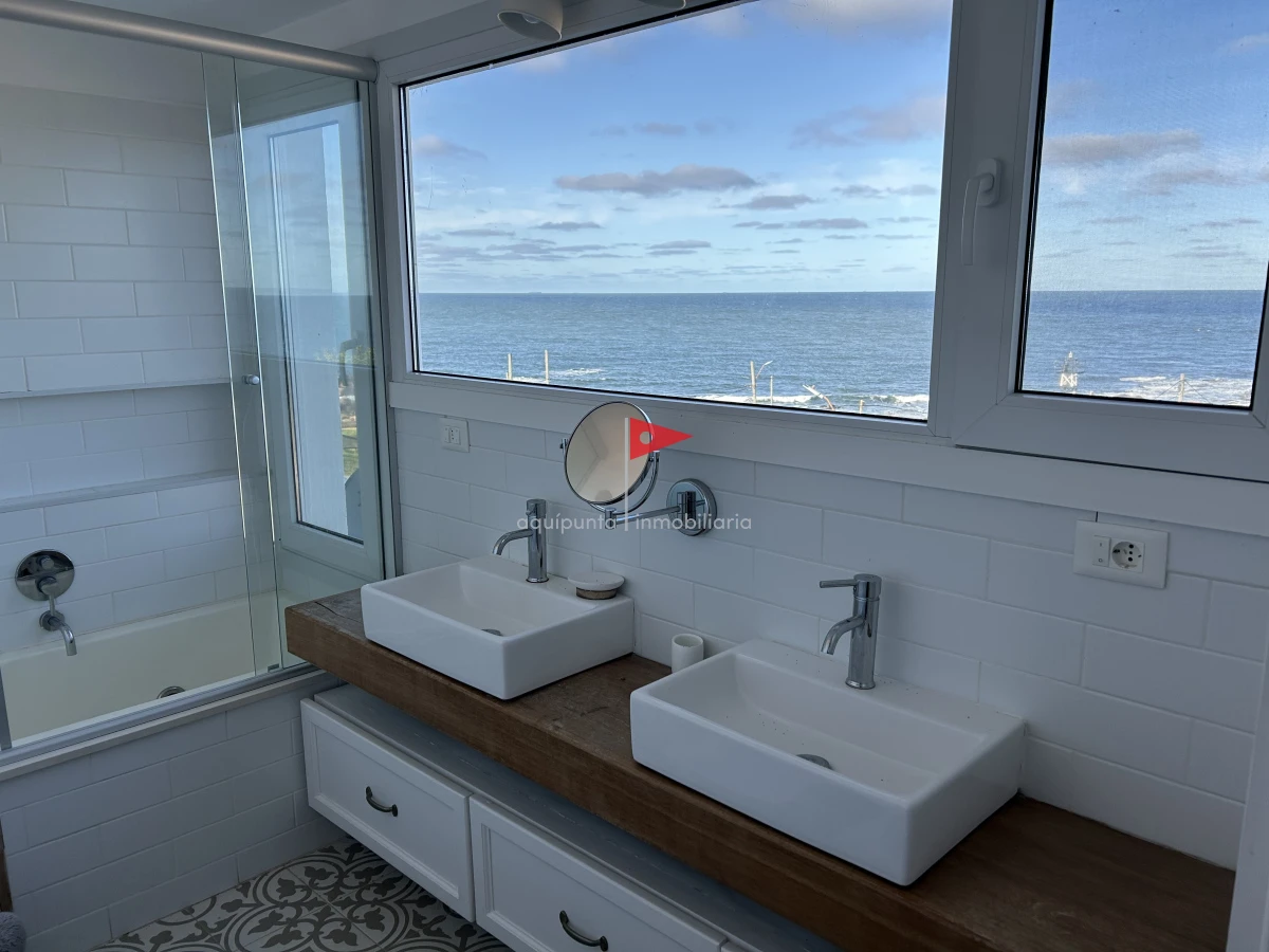 Casa ID.39 - Venta casa Punta Colorada 3 dormitorios piscina vista al mar