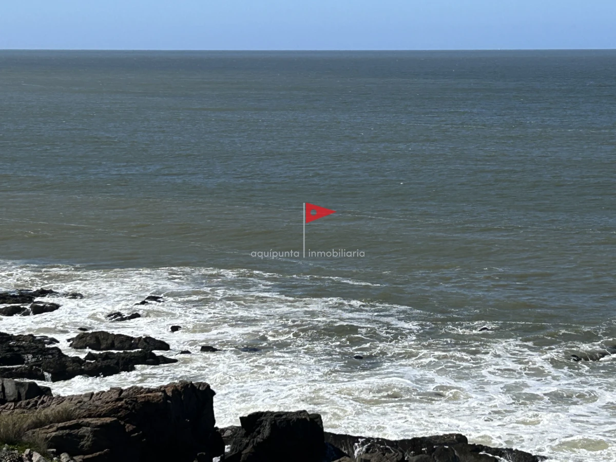 Casa ID.73 - Casa de 2 pisos 3 dorm 2 b frente al mar en venta P Colorada