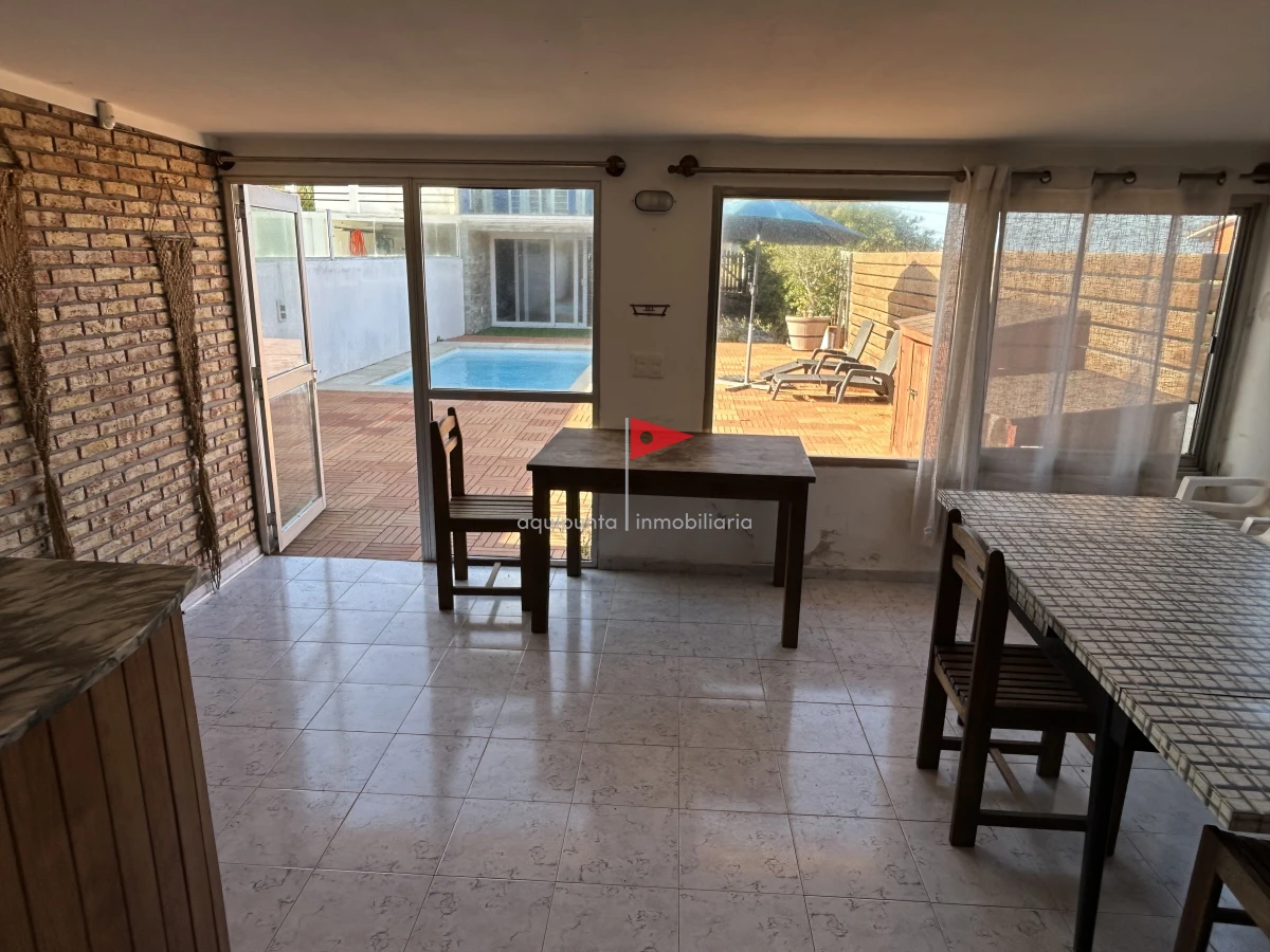 Casa ID.39 - Venta casa Punta Colorada 3 dormitorios piscina vista al mar