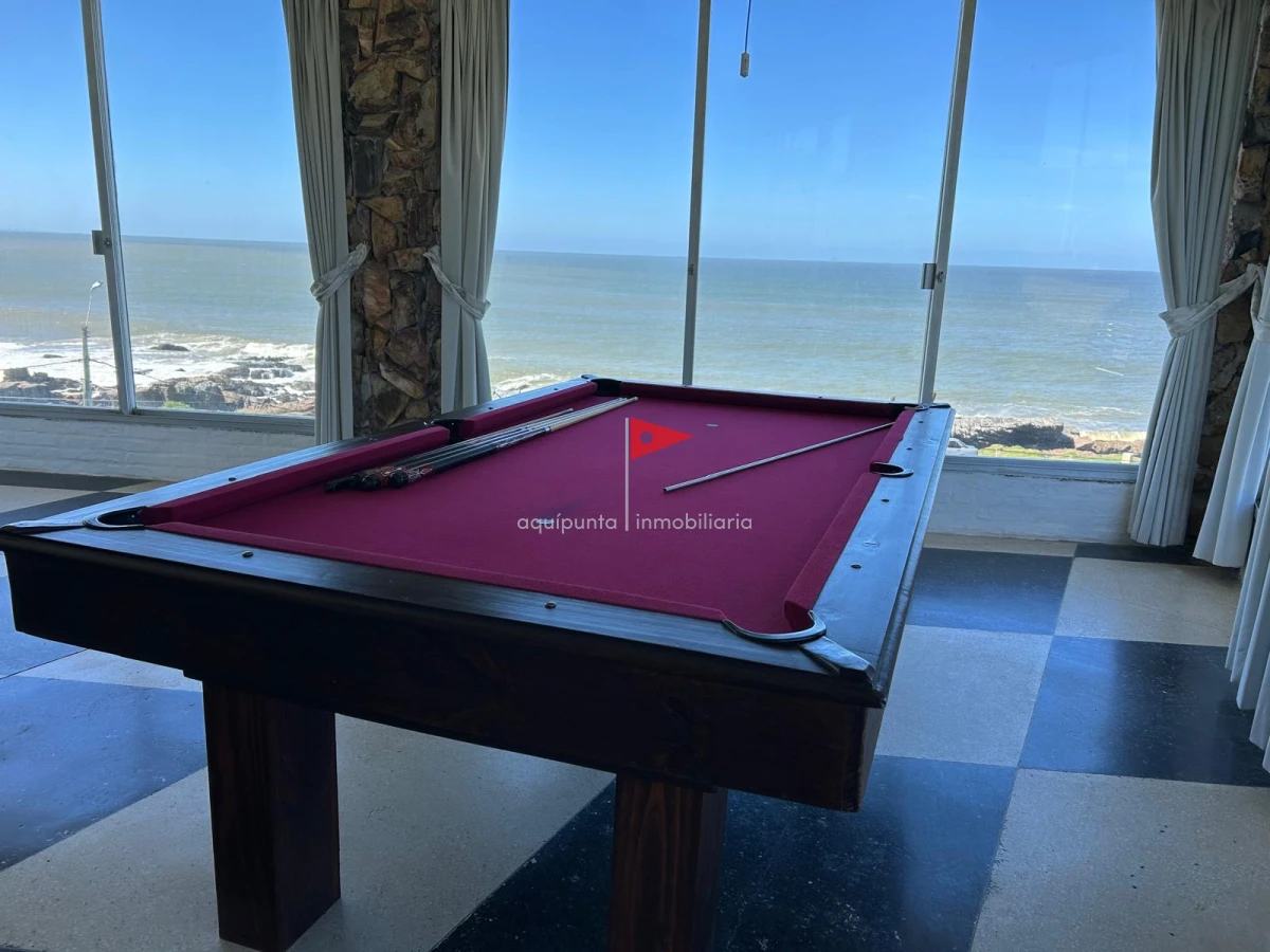 Casa ID.73 - Casa de 2 pisos 3 dorm 2 b frente al mar en venta P Colorada