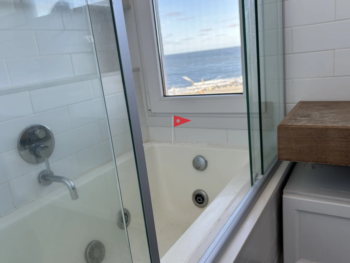 Casa ID.39 - Venta casa Punta Colorada 3 dormitorios piscina vista al mar