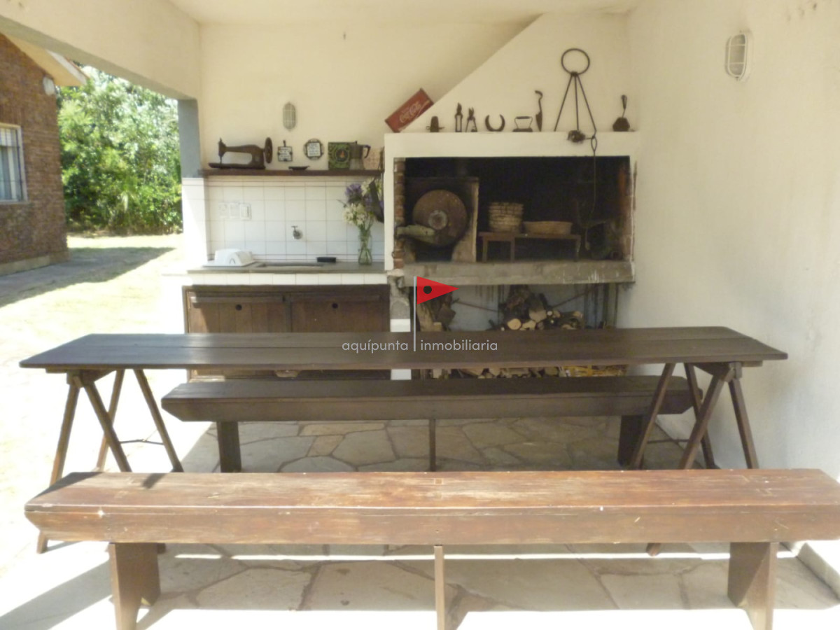 Casa ID.75 - Casa en alquiler temporal en Punta Colorada 3 dormitorios 2 baños muy cómoda y con sombra natural 