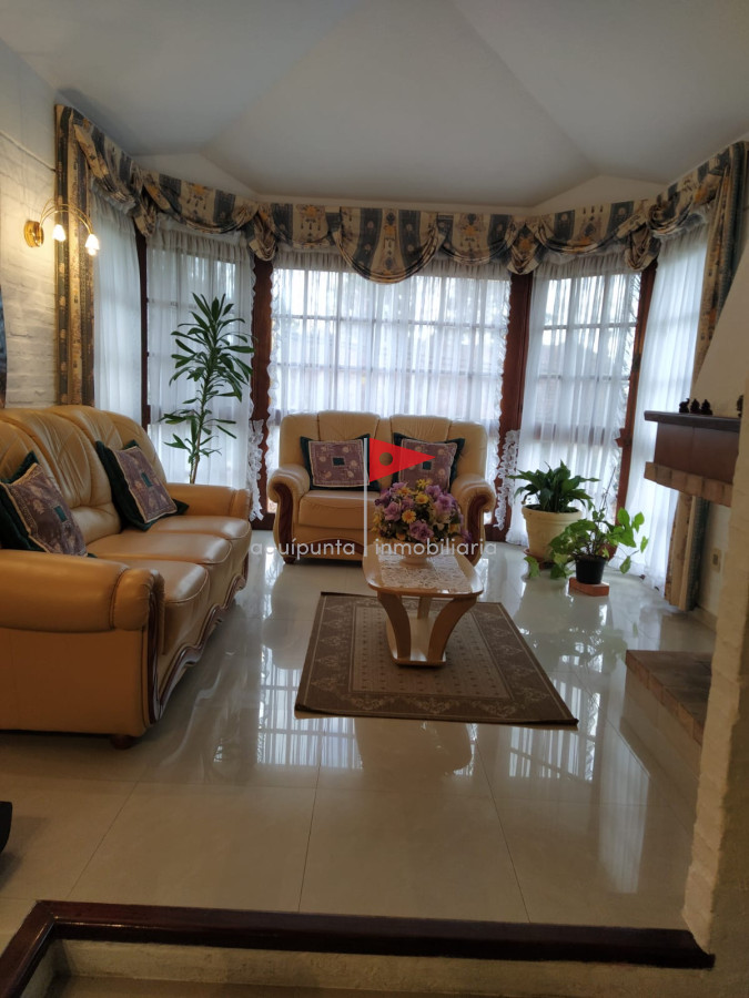 Casa ID.99 - Venta casa Piriapolis 5 dormitorios 3 baños barrio Country