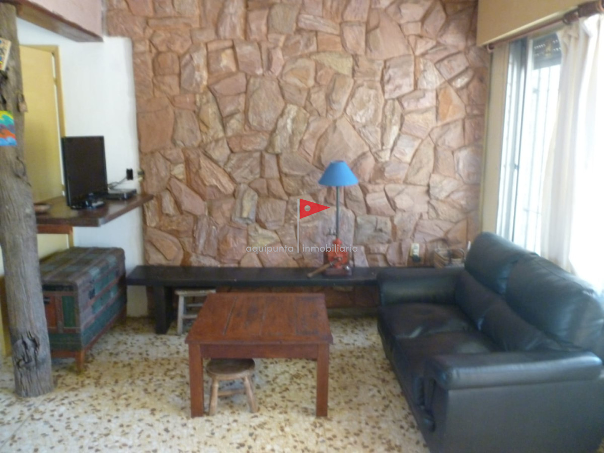 Casa ID.75 - Casa en alquiler temporal en Punta Colorada 3 dormitorios 2 baños muy cómoda y con sombra natural 