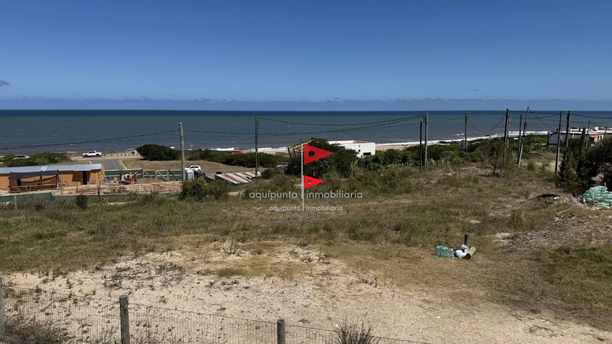 Casa ID.150 - Amplia Casa con 4 Dormitorios y Vista al Mar - Punta Colorada