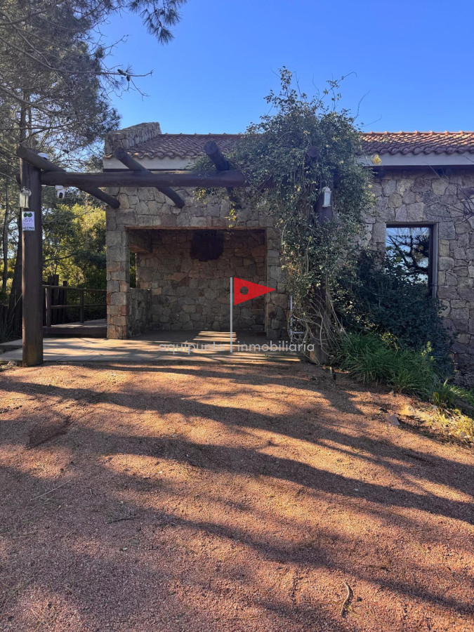 Casa ID.98 - Alquilo casa temporal 12 personas Punta Colorada 4 dorm 3 bañ piscina