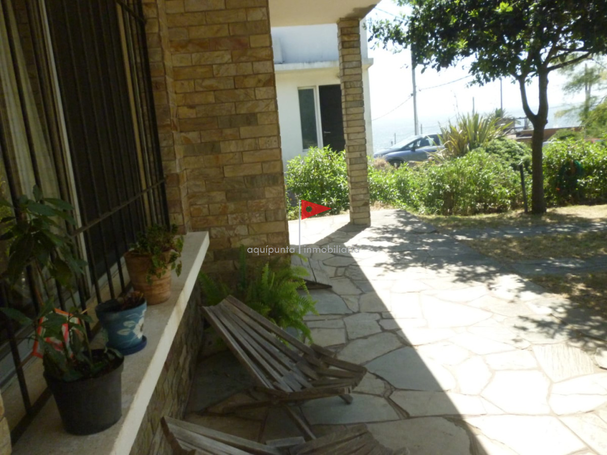 Casa ID.75 - Casa en alquiler temporal en Punta Colorada 3 dormitorios 2 baños muy cómoda y con sombra natural 