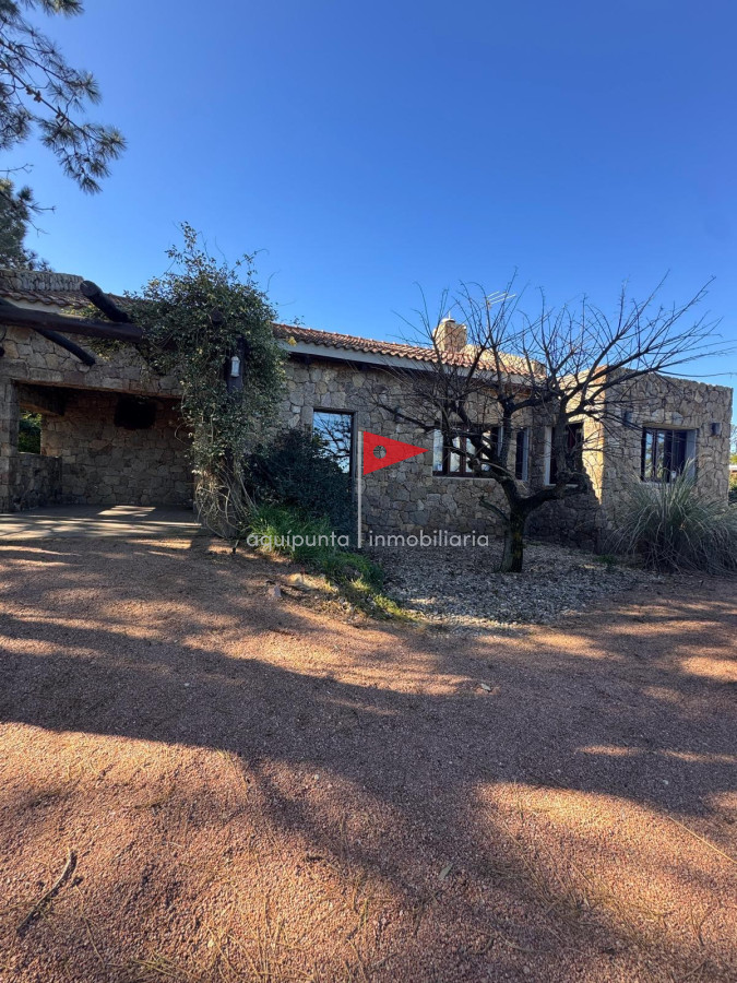 Casa ID.98 - Alquilo casa temporal 12 personas Punta Colorada 4 dorm 3 bañ piscina